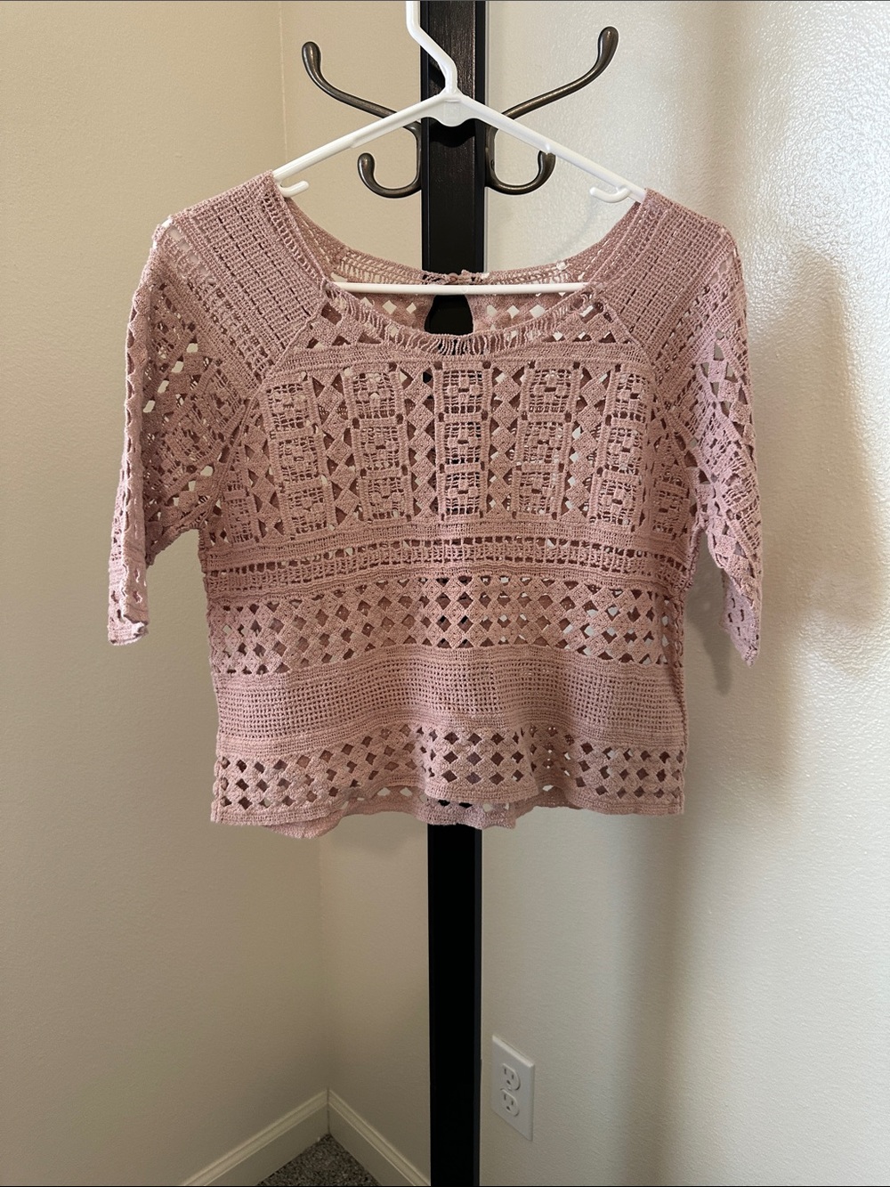 Women's Crochet Knit Short-Sleeve Top - Dusty Pink